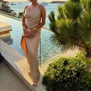 Boofashion Elegant One-Shoulder Gold Dress